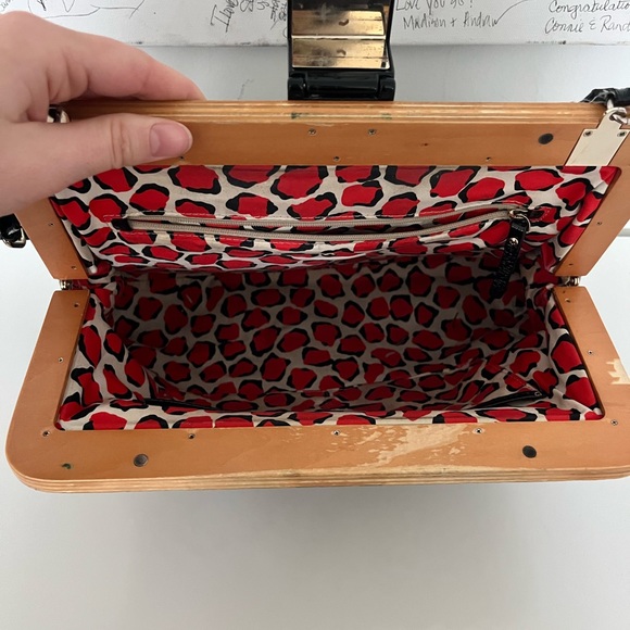 Kate Spade | Marga Zuma Beach Black Patent Wood Purse - Picture 7 of 11